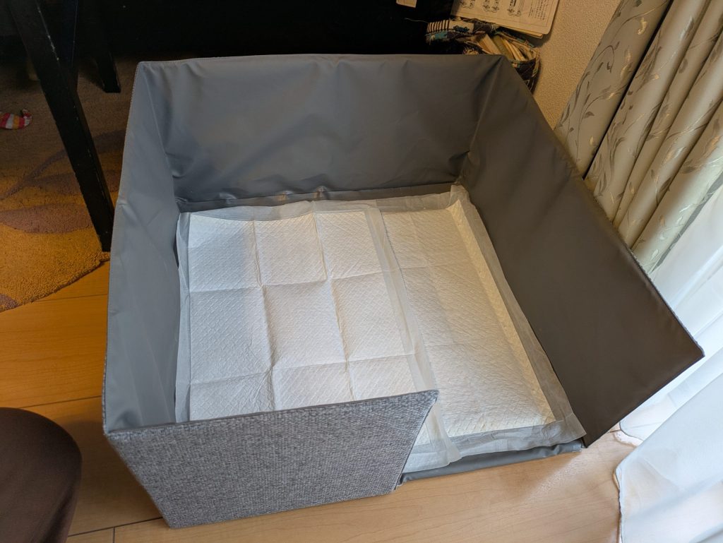 トイレサークルに2枚のトイレシートを置いた写真